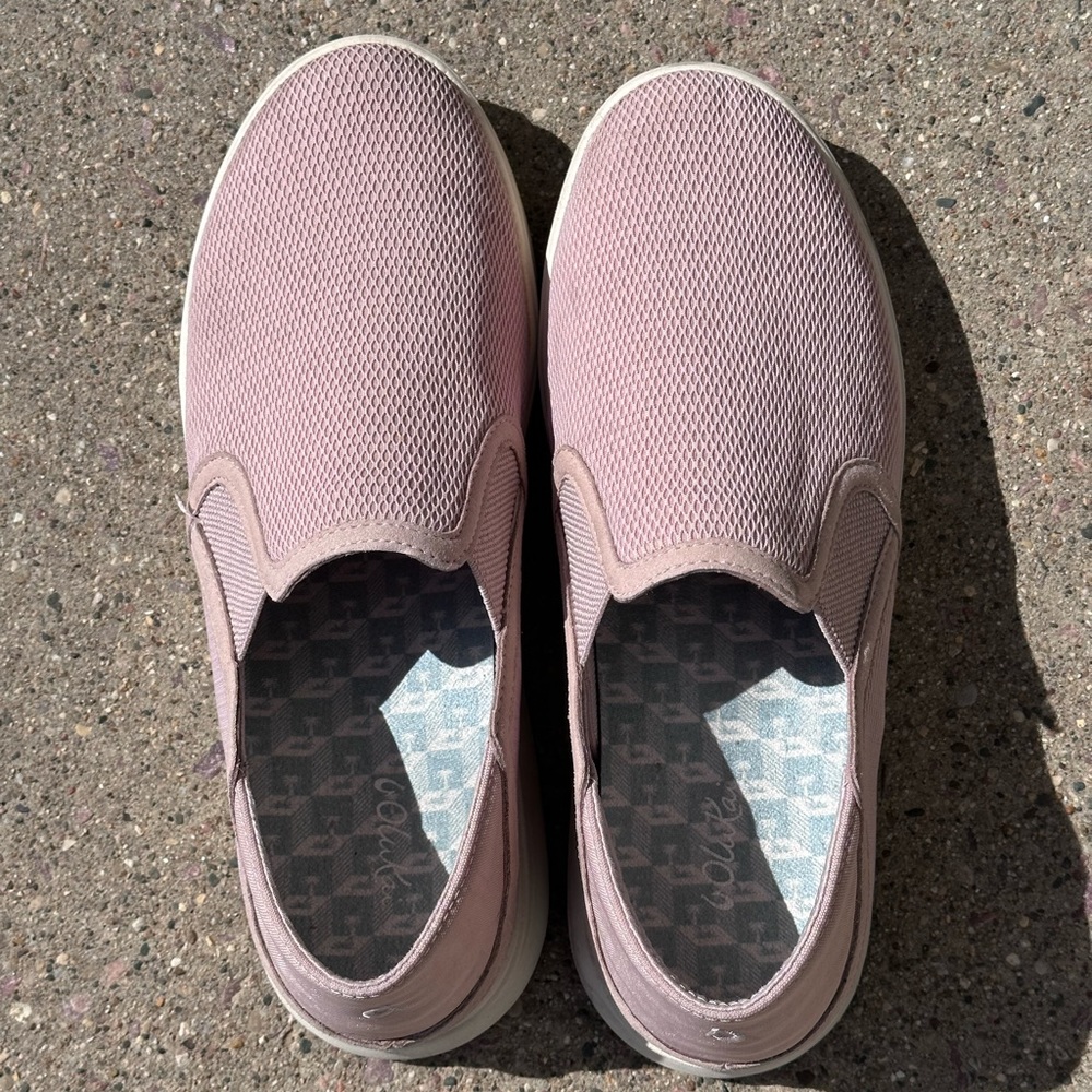 Olukai slip ons W8